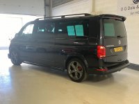 VOLKSWAGEN TRANSPORTER SHUTTLE