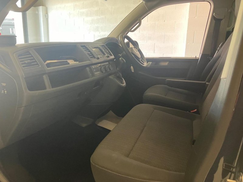 VOLKSWAGEN TRANSPORTER SHUTTLE
