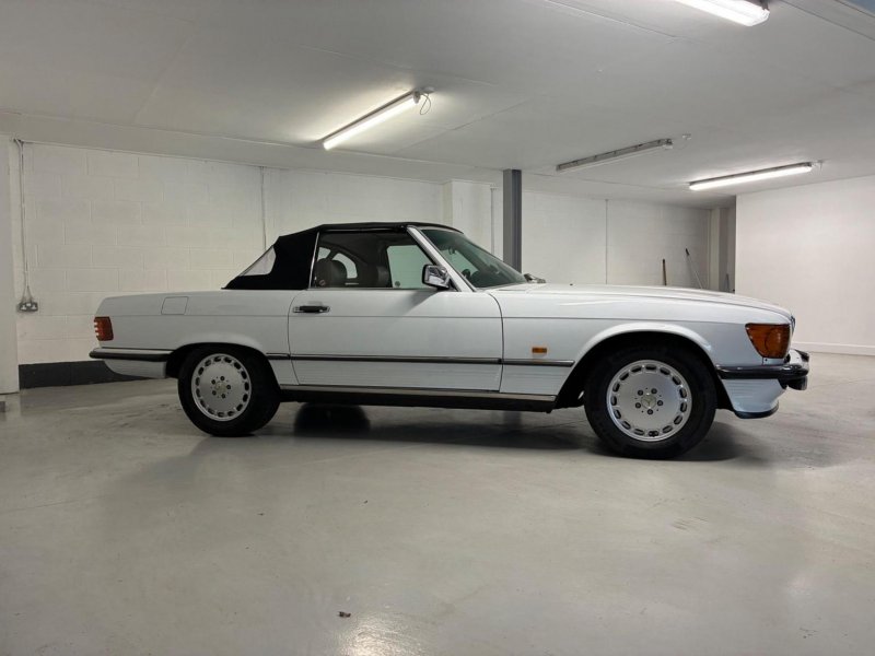 MERCEDES-BENZ 300